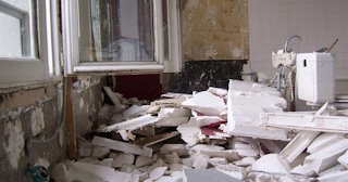 Демонтаж хрущевки в Соль-илецке - удаление старых полов и стен по выгодной цене от 1791 рублей.